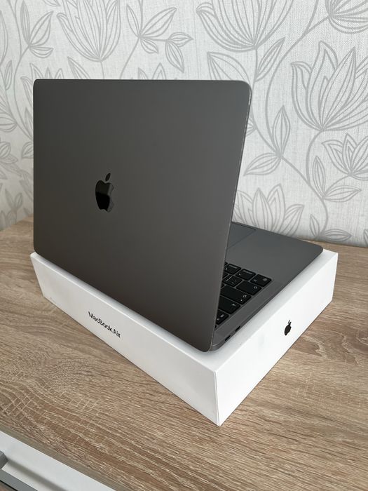 Apple MacBook Air (M1, 2020)