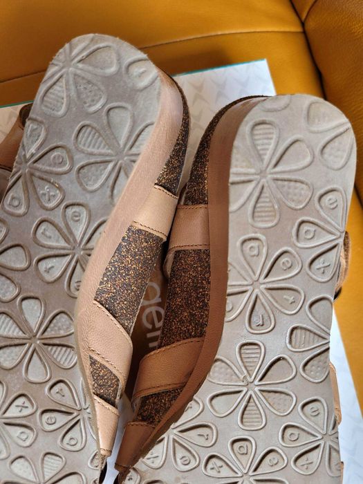 Кожени ортопедични сандали Aetrex