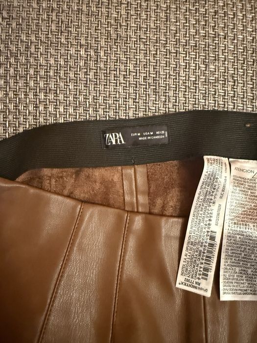 Дънки и клинове Zara