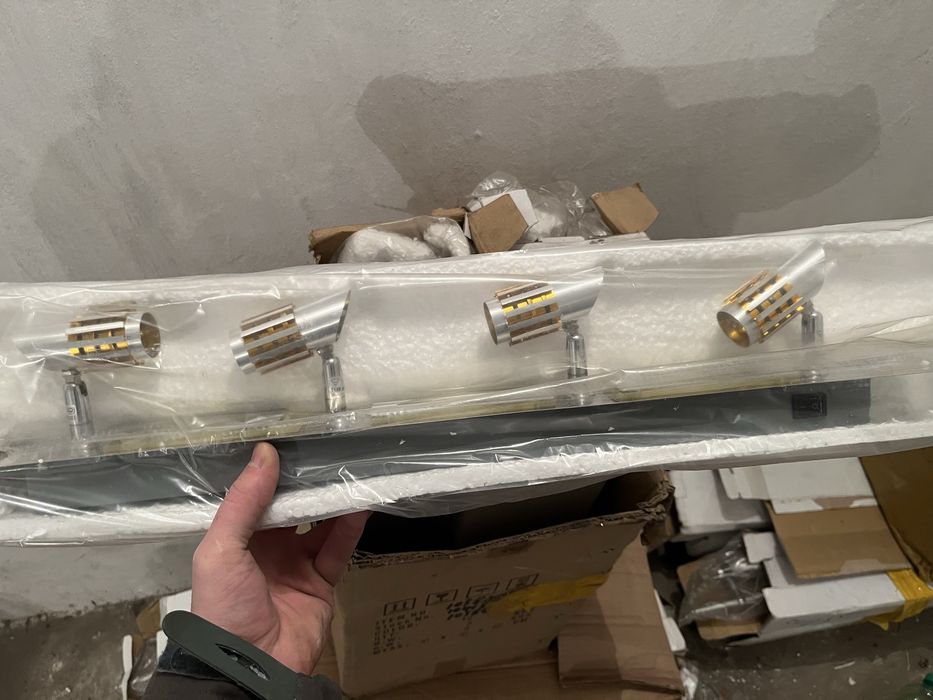 Настенный светильник (спот)