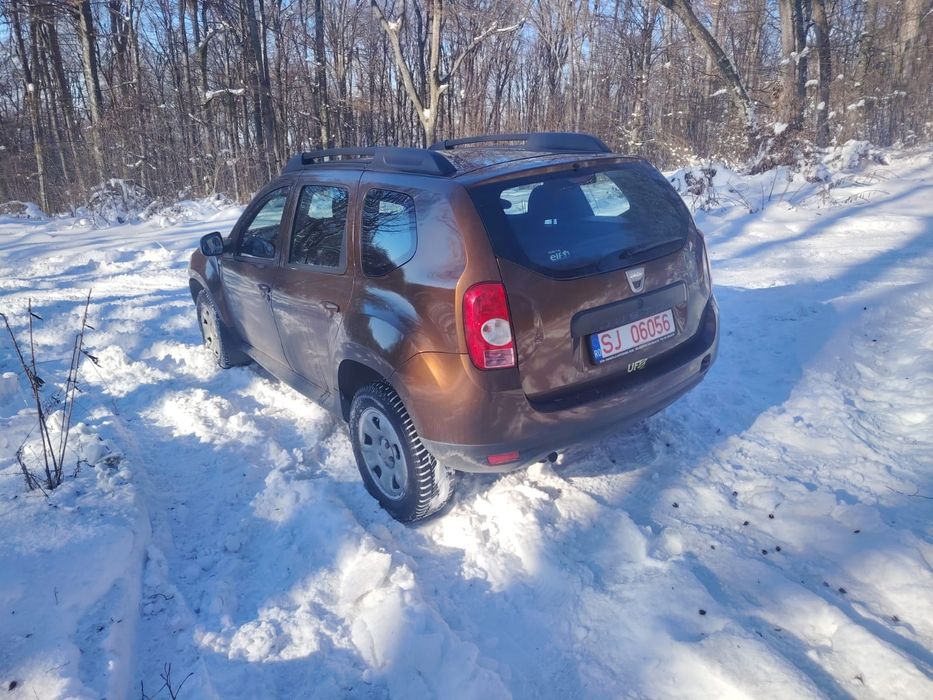 Vând Dacia Duster