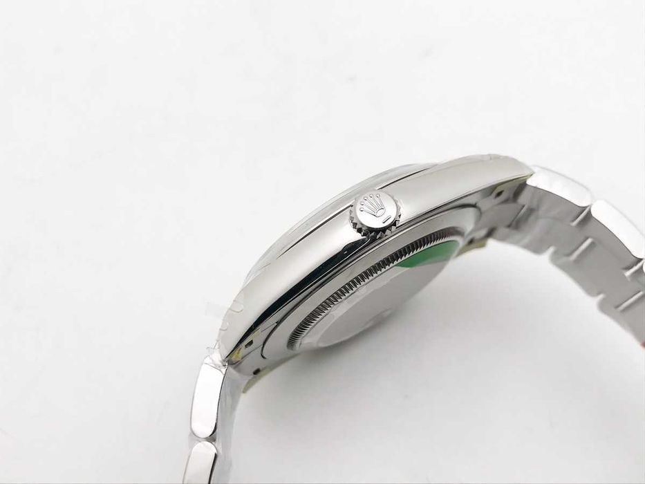 Rolex Oyster Perpetual 41mm 134300 Pistachio Green – мъжки часовник – реални снимки