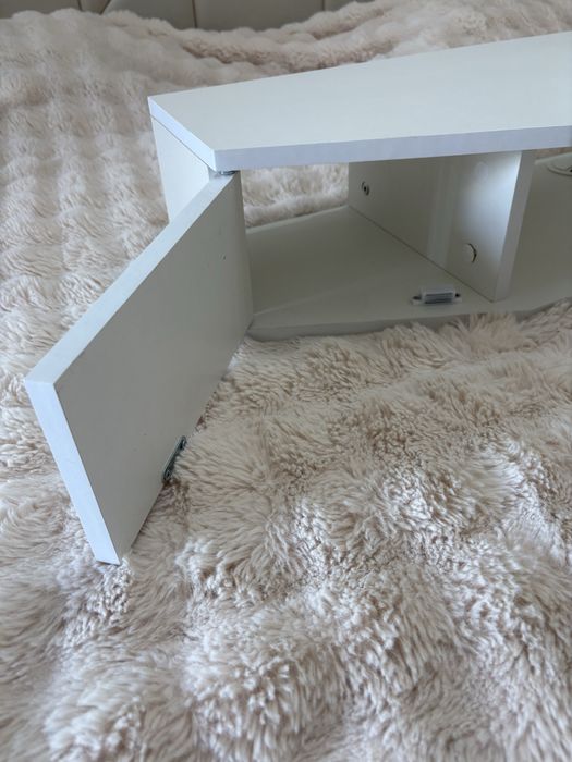 Продам полку под TV