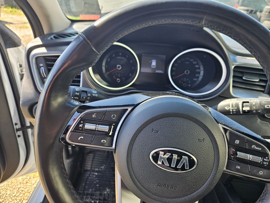Kia Cee'd 1.4 Хечбек Бензин