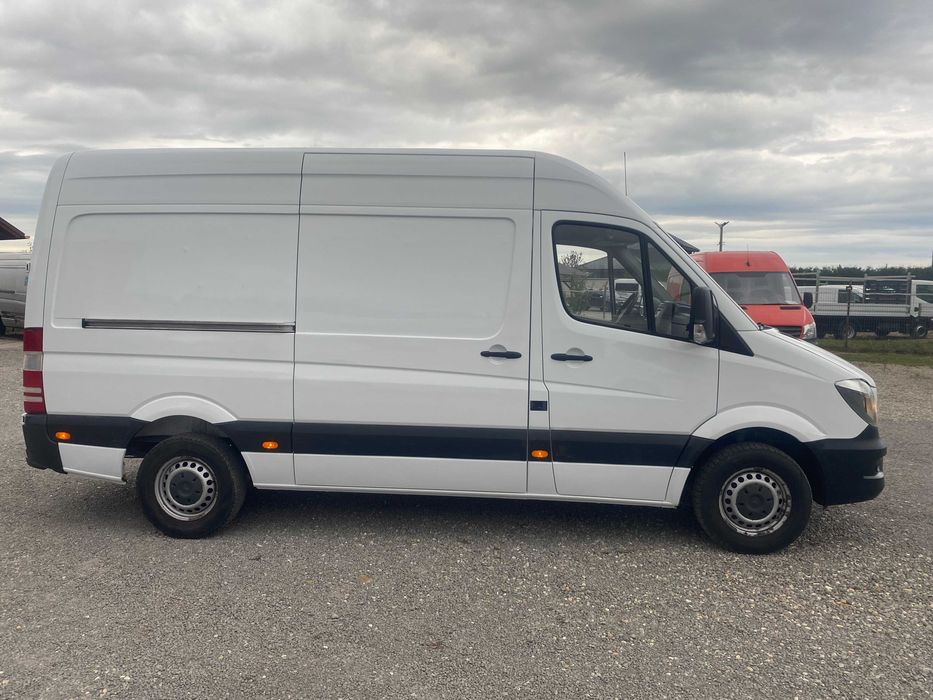 Mercedes Sprinter  2015,mediu,143 cp