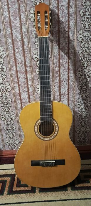 Срочно продаю гитару