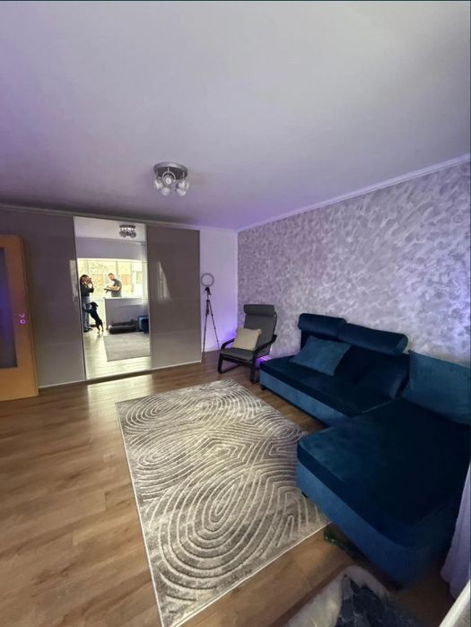 Închiriez apartament decomandat cu 2 camere