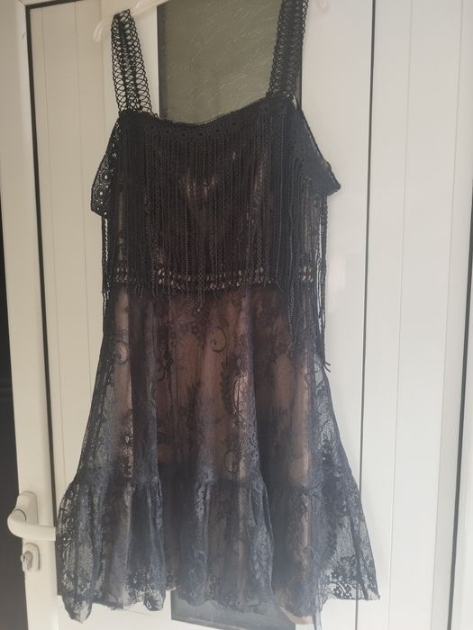 Кокетна дамска рокля