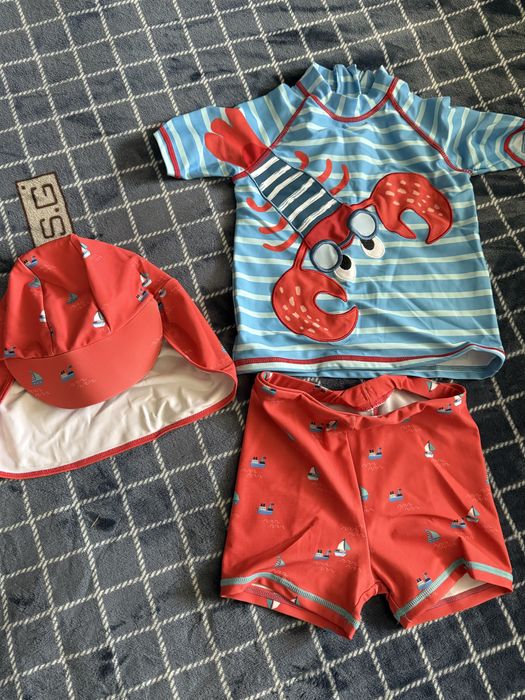 Купальный комплект на мальчика 4-5л состояние идеальное