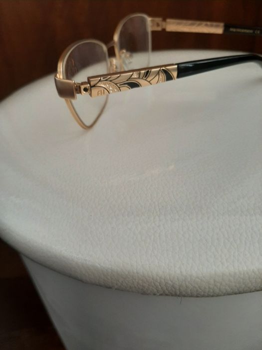 Диоптрични очила.