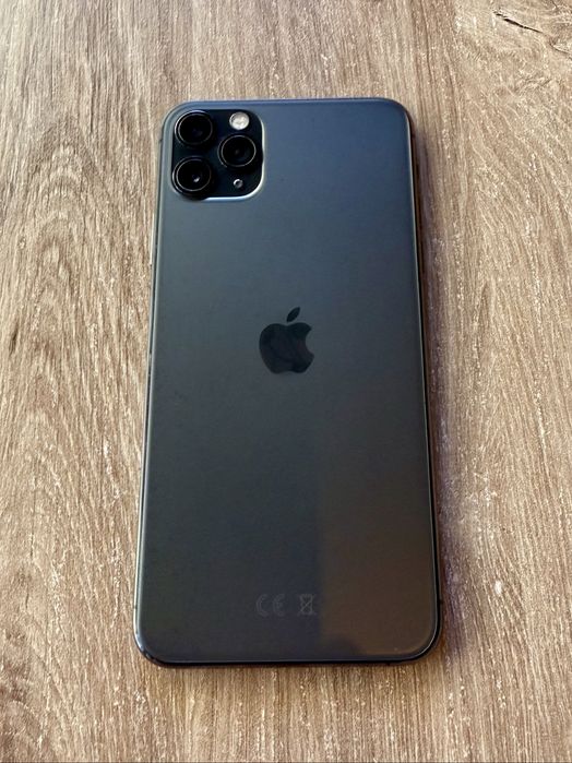 iPhone 11 pro max 64 GB 90% BAT
