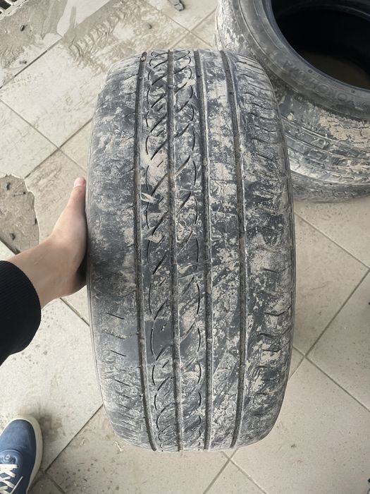Продам резину 215/55/17