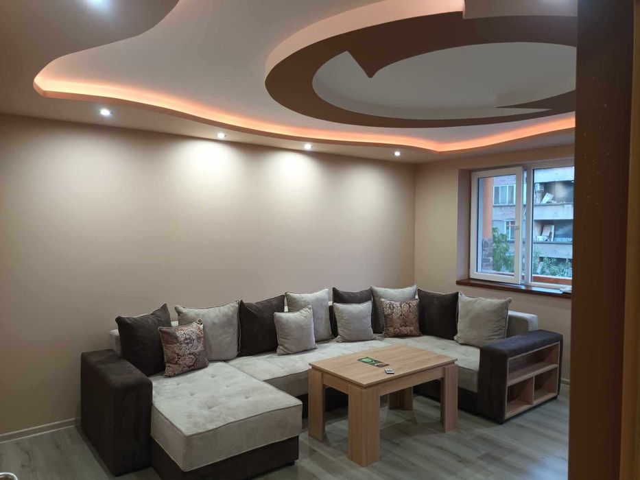 Продава се Тристаен апартамент в Бобов дол - 80 кв.м за 638 €/кв.м - Снимка #9