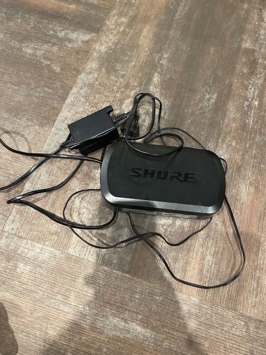 Микрофон Shure PG 58 с радиостанцией