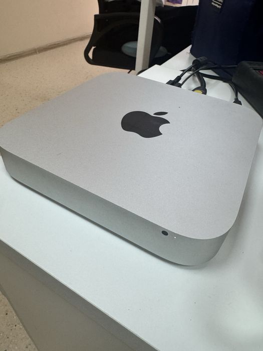 Mac mini, keyboard, magic mouse 2011