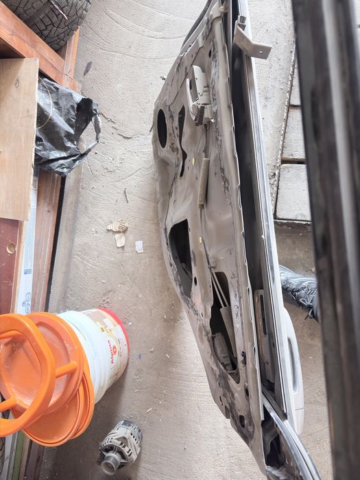 Продам двери субару