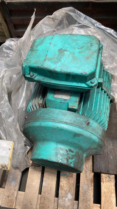 Eл.мотор, редуктор, шмиргел, въртящи маси и други