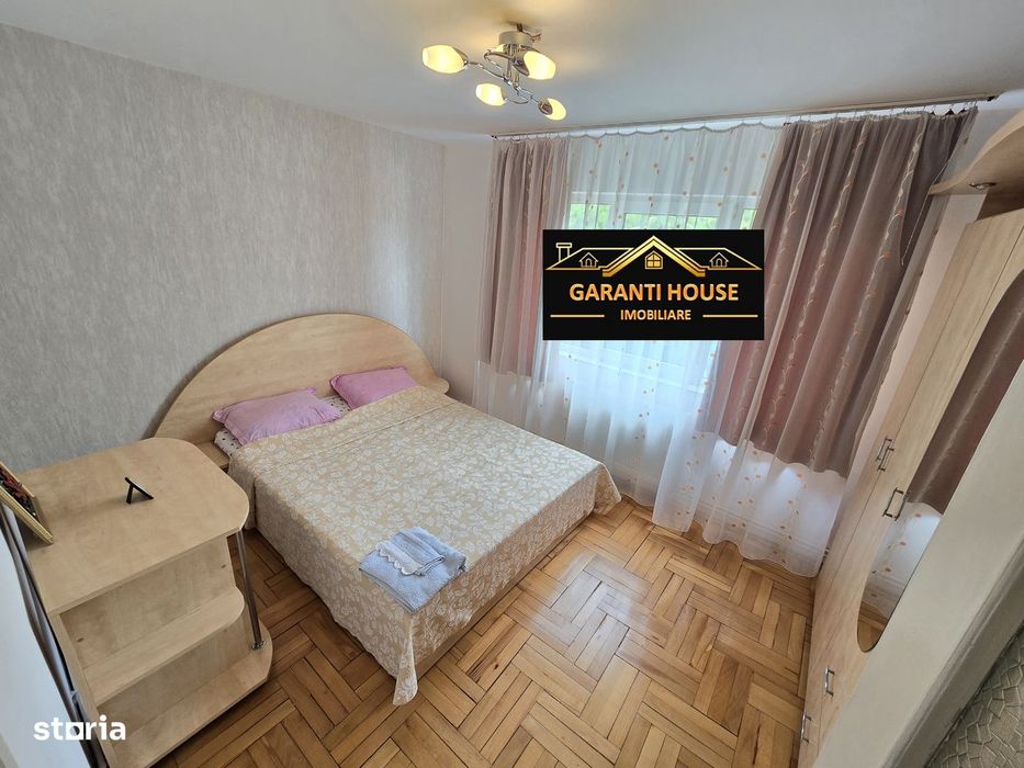 Victoriei, apartament cu 3 camere, decomandat, 325€/Luna
