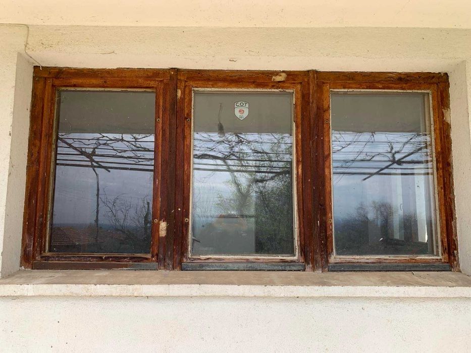 ДЪРВЕНА ДОГРАМА - Използувана, край Стара Загора