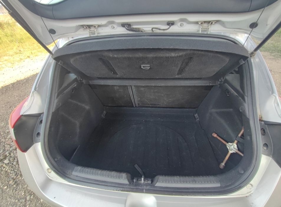 Hyundai i30  1.4D - accept unele variante