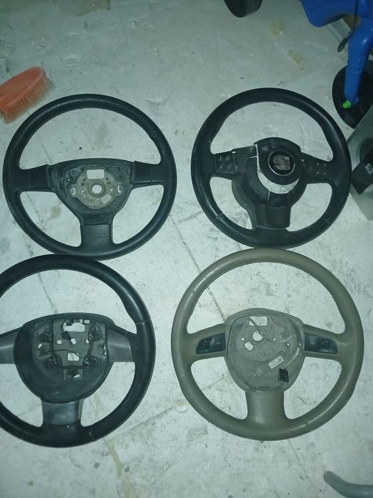 Vând 4 bucati volane vw,Audi,Ford,seat