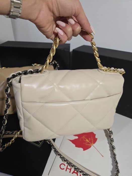 Дамска чанта Chanel flap 19 bag