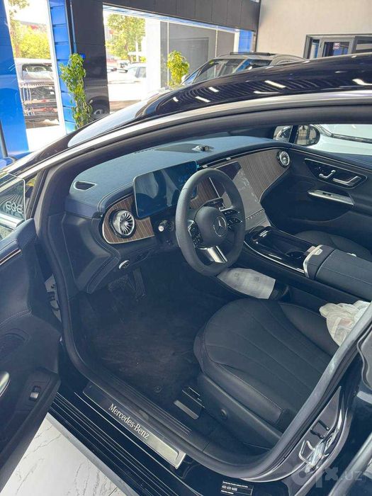 Mersedens benz eqe 500 v nalichii 4wd 680 km zapas