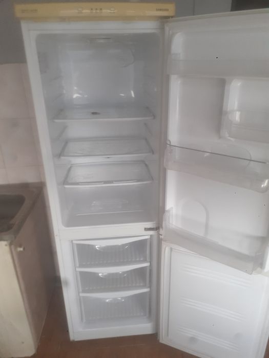 Продаётся холодильник Samsung