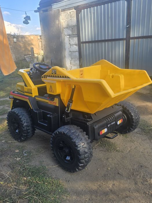 Электромобиль самосвал