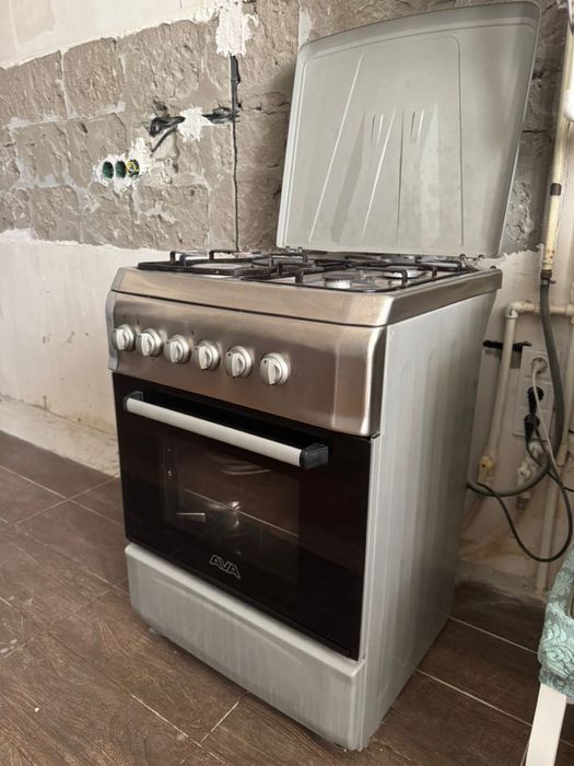 Продам газовую плиту