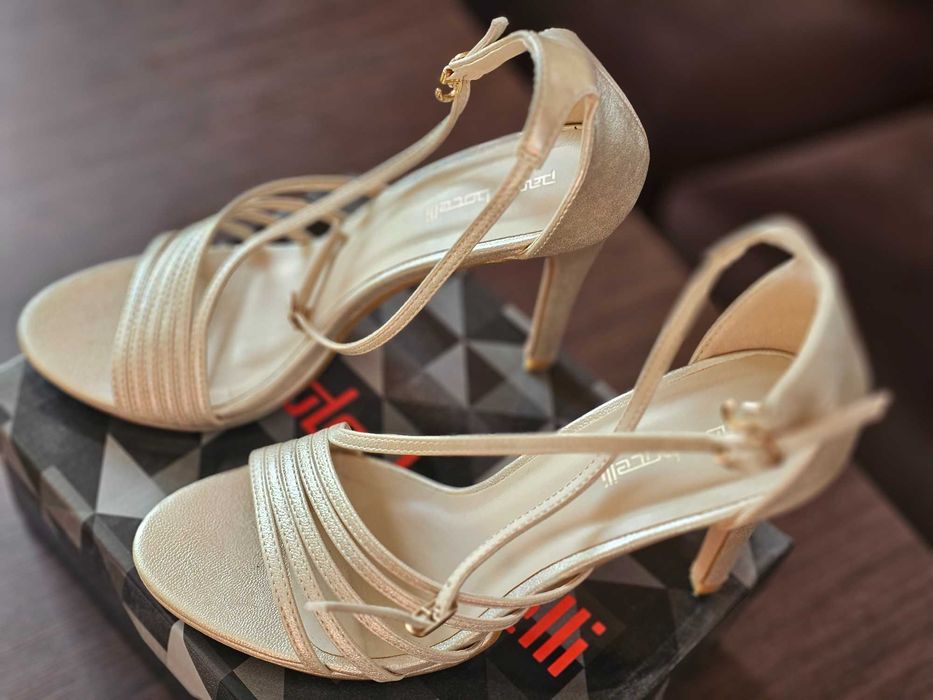 Продавам официални сандали  Paollo Boticelli