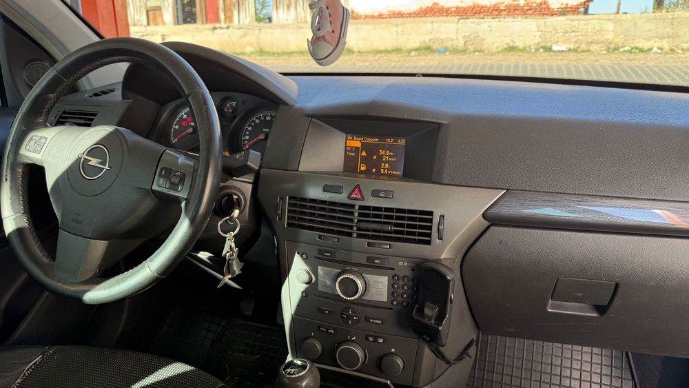 Opel Astra Primul proprietar, incepand cu 2008