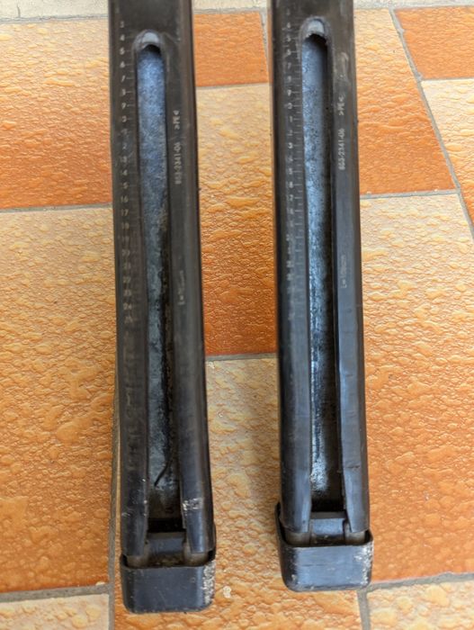 Греди за багажник Thule 108 см. с капачки.