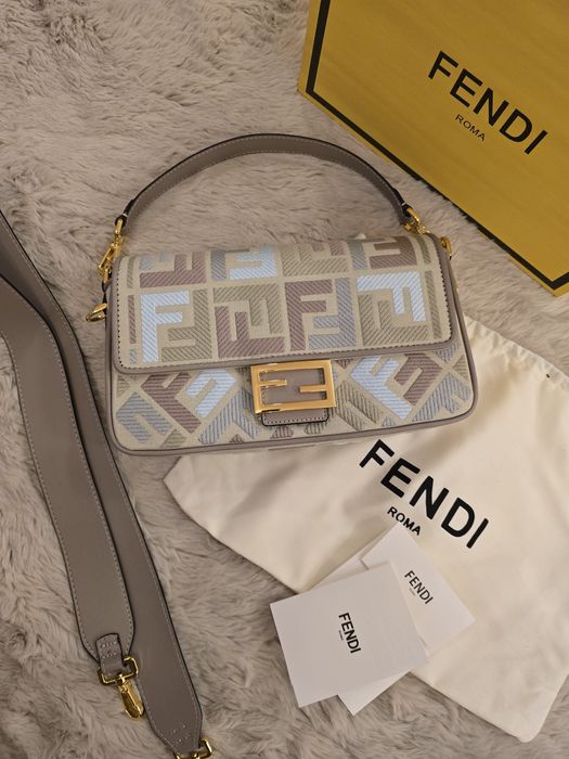 Налична чанта Fendi Baguette