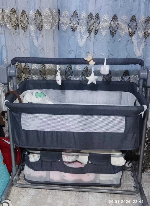 Манеж-кровать, поперечный маятниковый механизм Eco 01