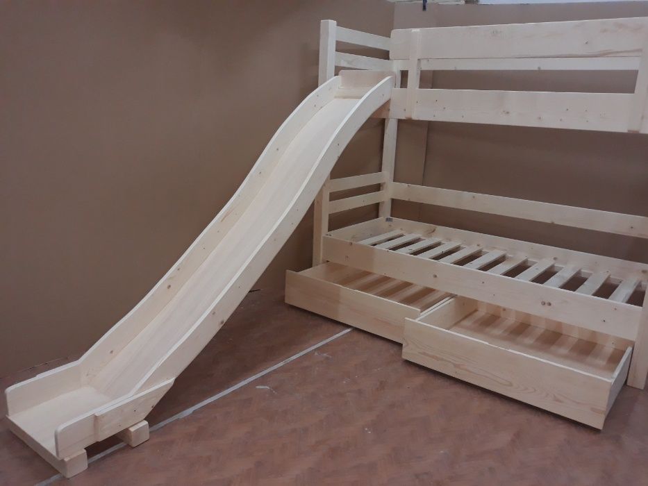 TRANSPORT GRATUIT.Pat etajat-supraetajat din lemn masiv.Cod 2002