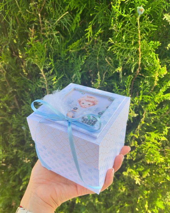 Експлодиращи кутийки тип картичка