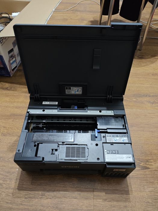 Продам принтер EPSON L8050