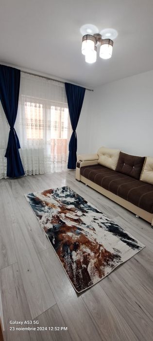 Inchiriez apartament