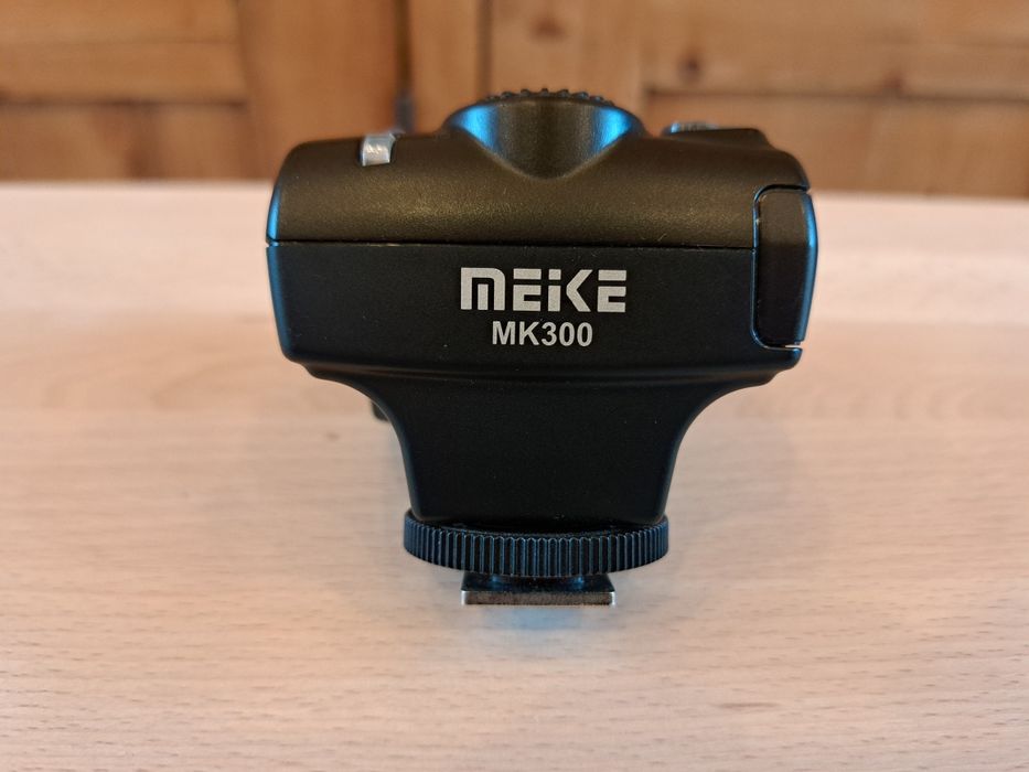 Blitz Meike MK300 Flash pentru Canon