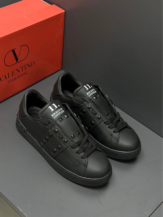 Adidasi Valentino noi
