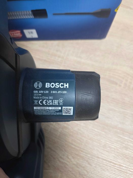 Suflantă pentru frunze pe acumulator Bosch Professional GBL 18V-120