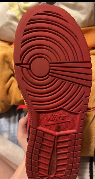 Air jordan 1 rosu negru