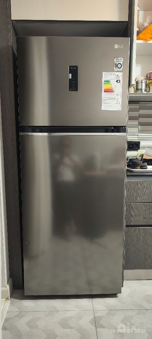 LG холодильник двухкамерный