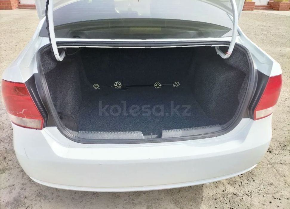 Машина фольсфаген поло