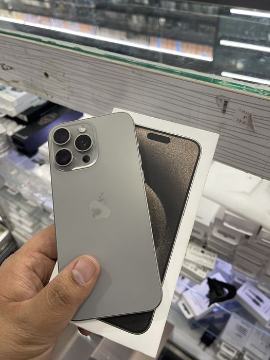 15 Pro Max Natural 256gb 84%