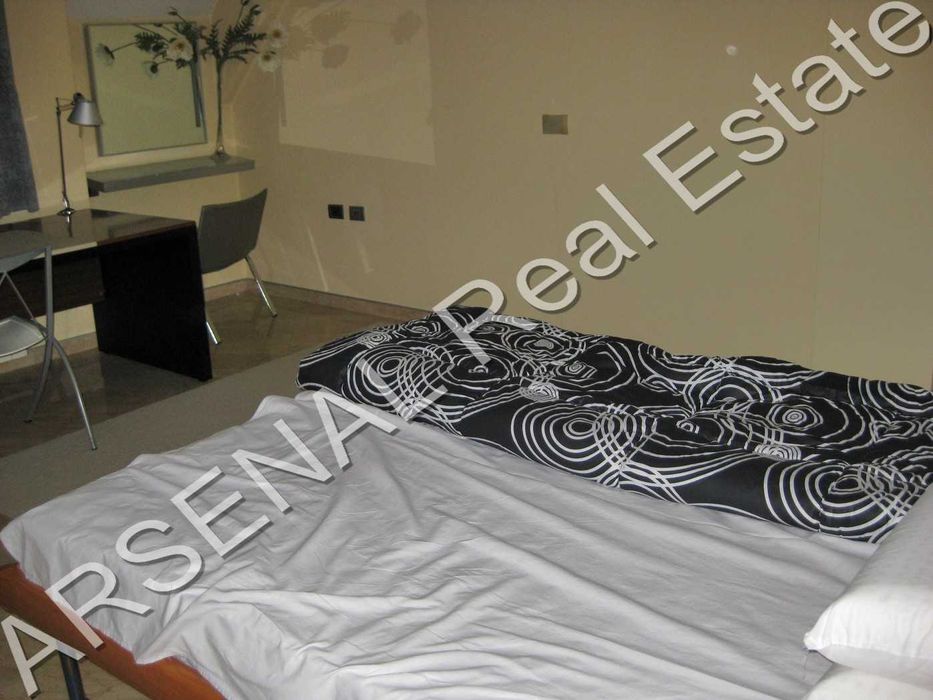 Дава се под наем Тристаен апартамент в София, Лозенец - 186 кв.м за 900 € - Снимка #2