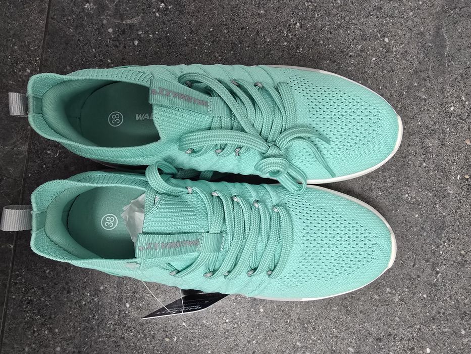 Чисто нови маратонки