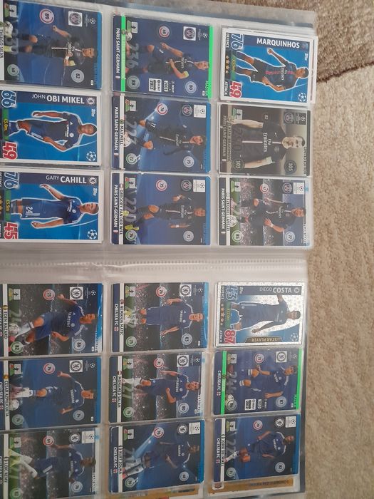 Vând catalog cartonase fotbalisti