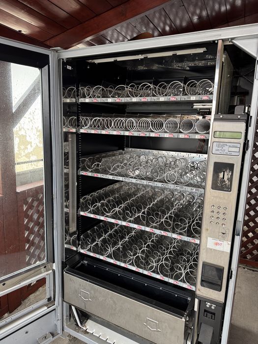 Atomat  snack si racoritoare